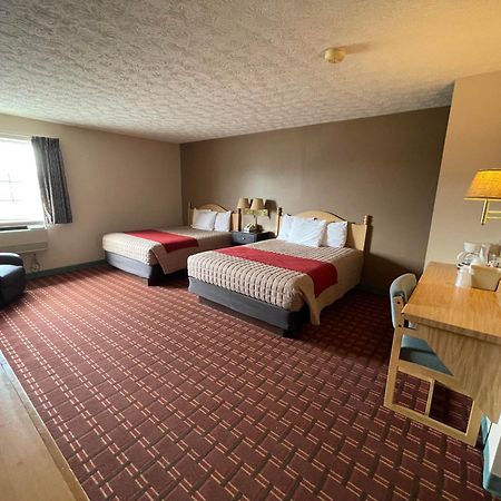 The Woodridge Inn Connersville Екстер'єр фото
