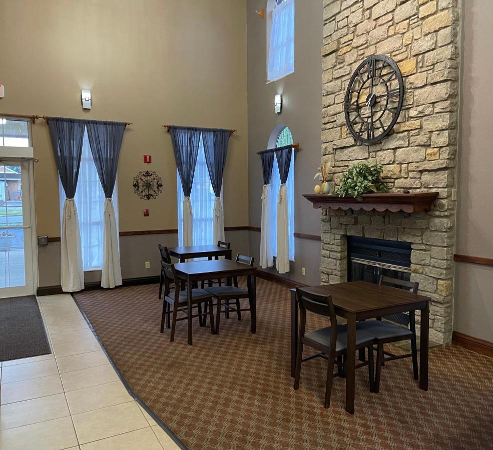 The Woodridge Inn Connersville Екстер'єр фото