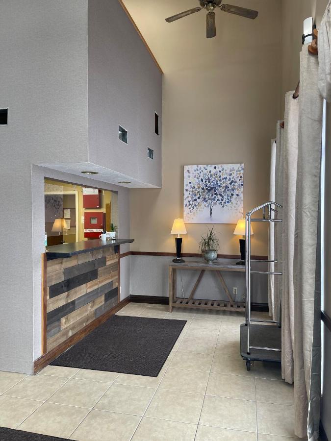 The Woodridge Inn Connersville Екстер'єр фото