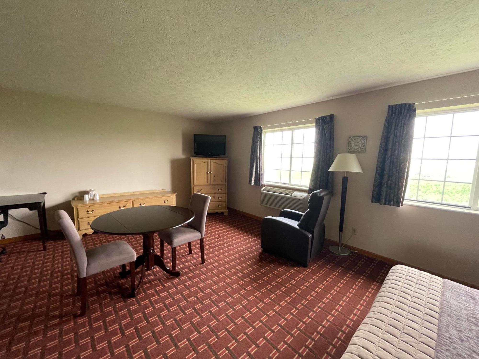 The Woodridge Inn Connersville Екстер'єр фото