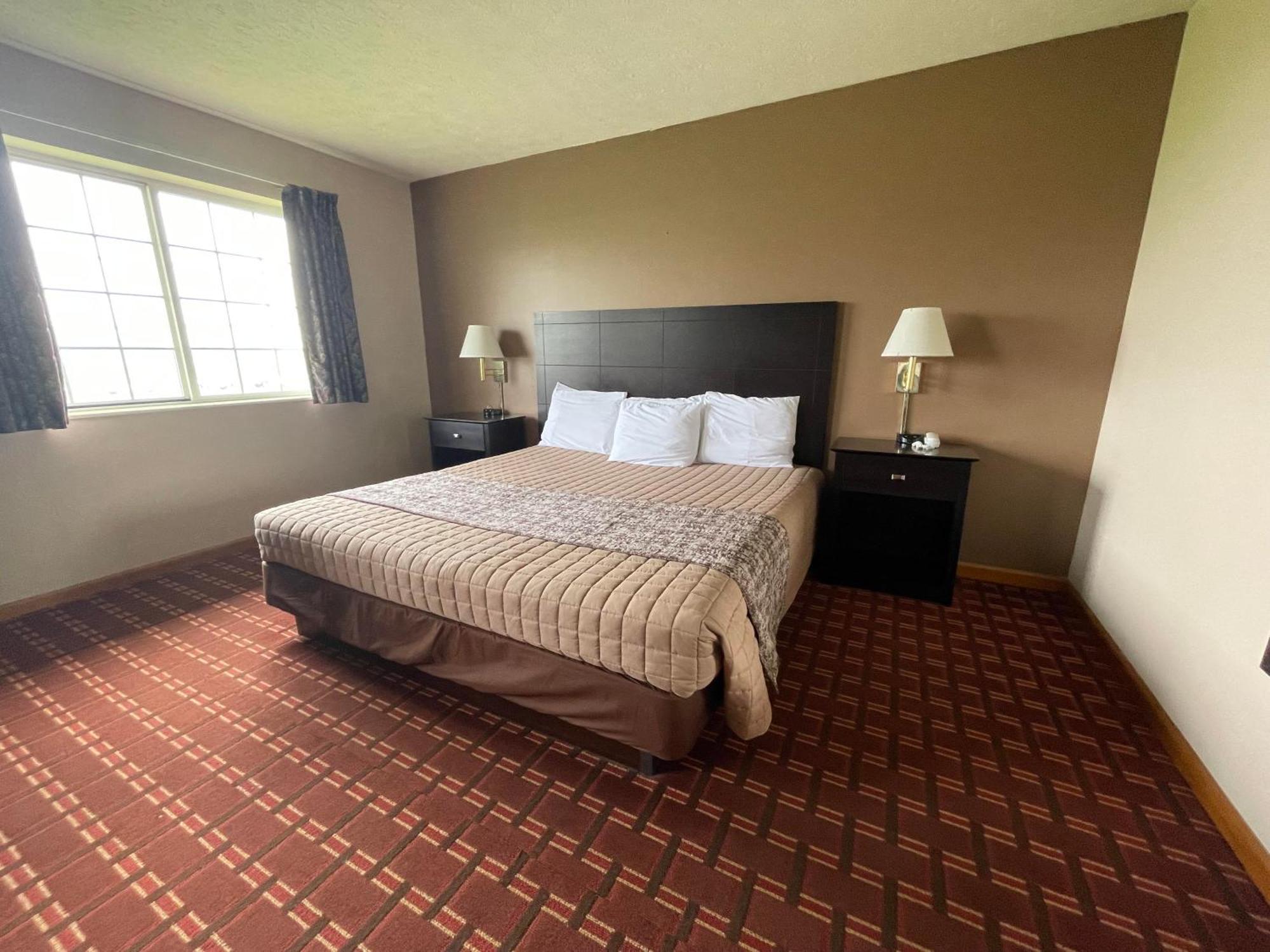 The Woodridge Inn Connersville Екстер'єр фото