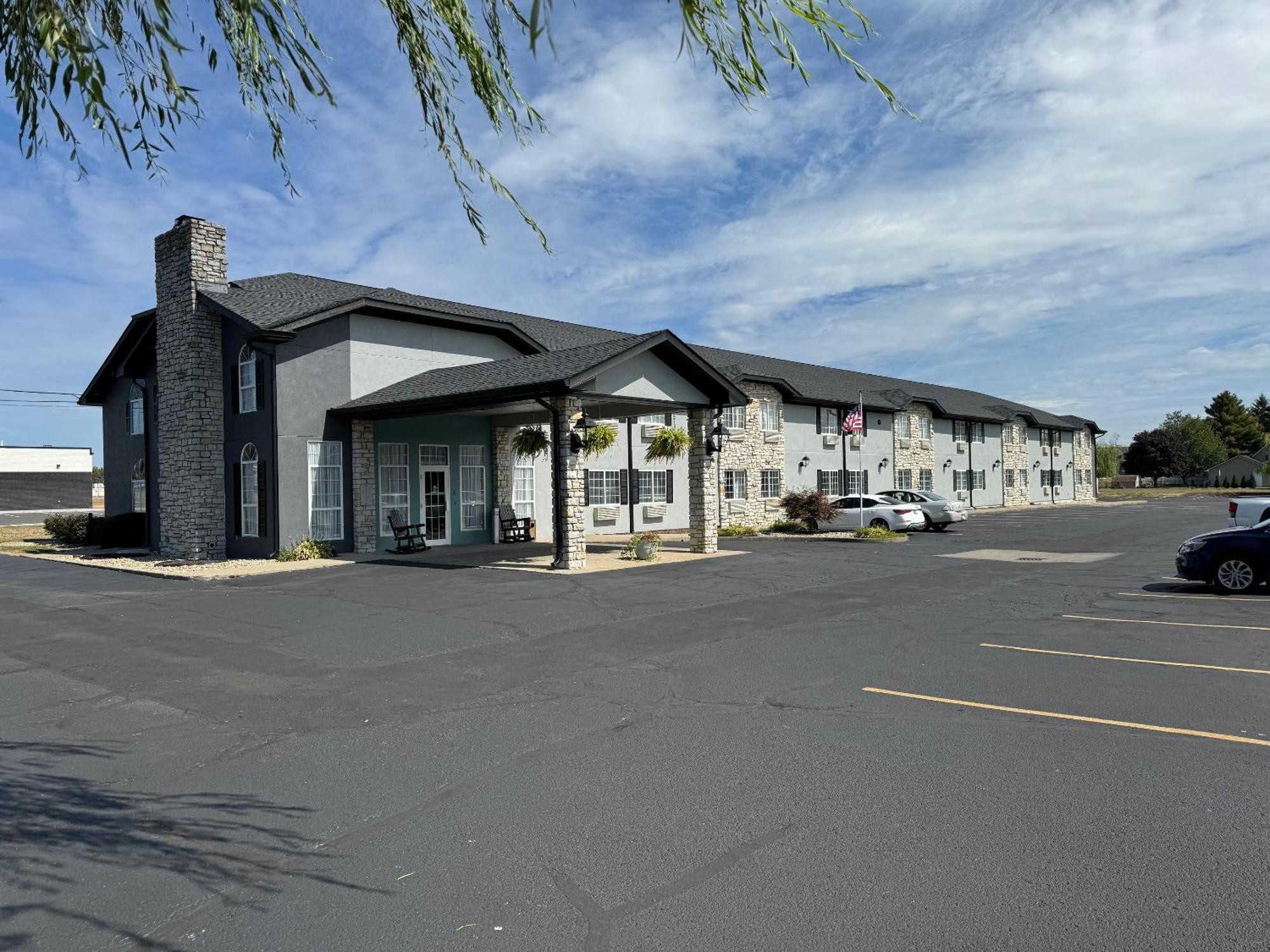 The Woodridge Inn Connersville Екстер'єр фото
