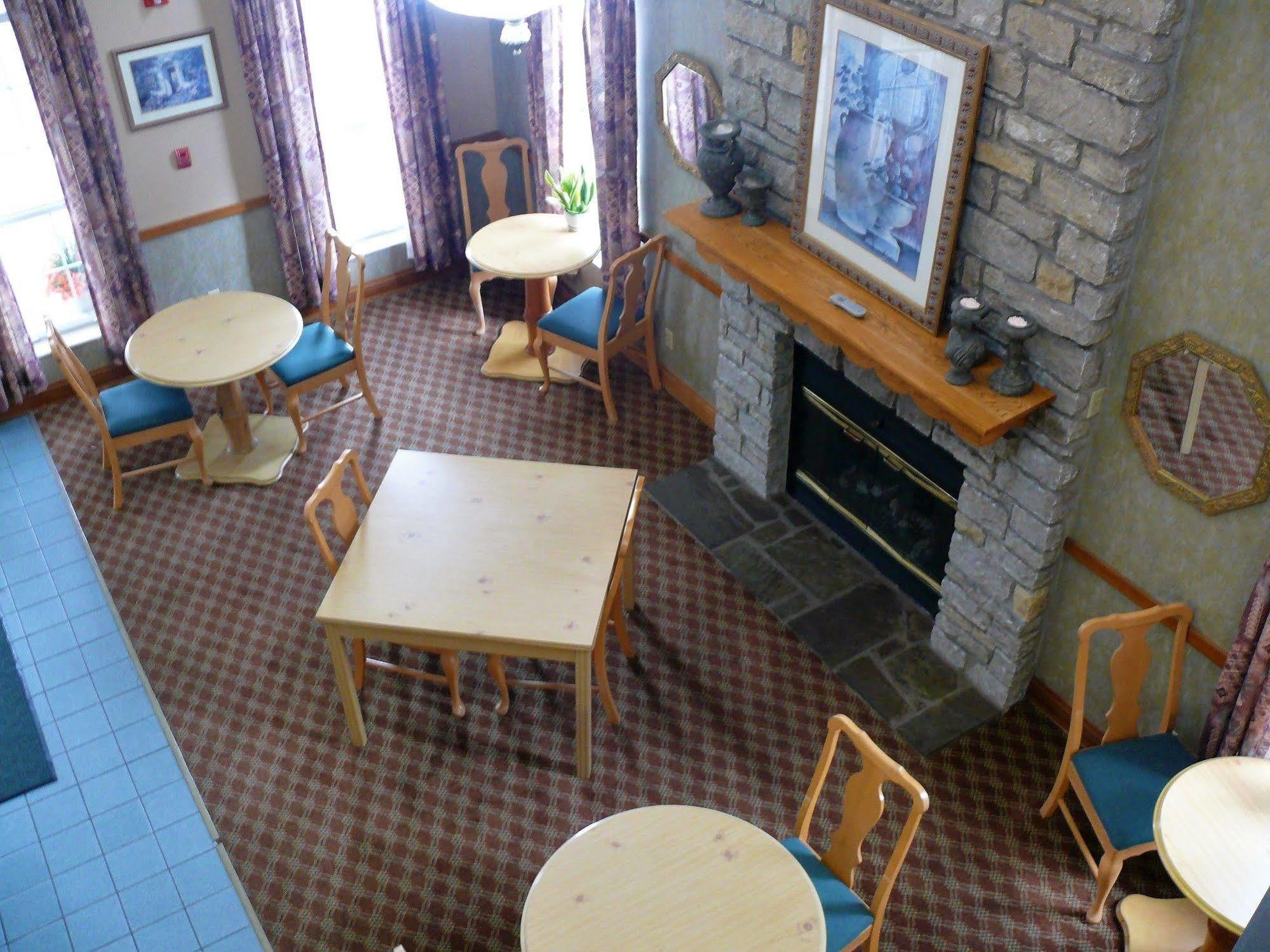 The Woodridge Inn Connersville Екстер'єр фото